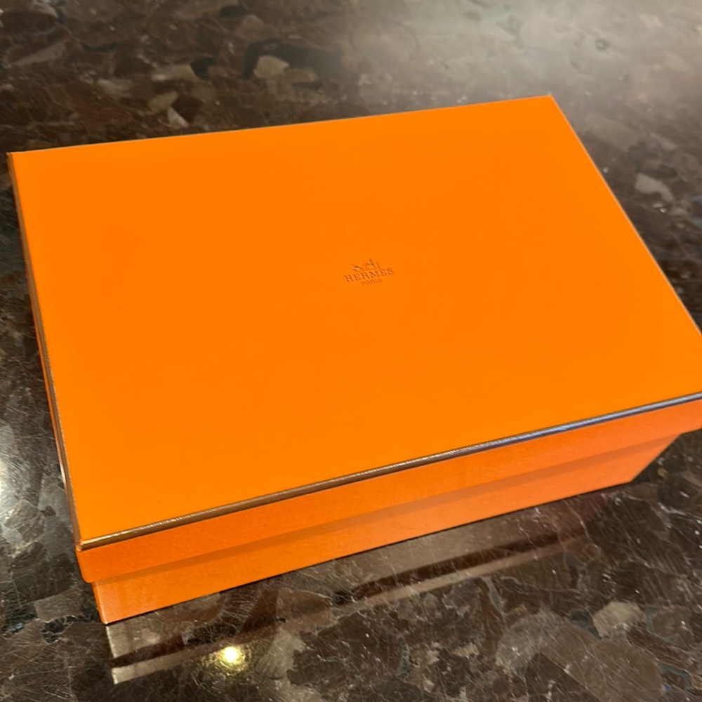 HERMĒS box